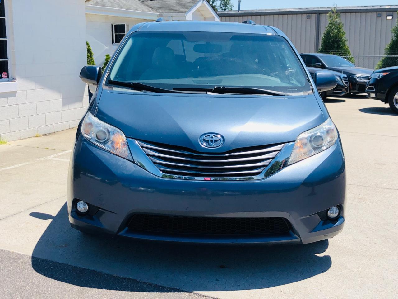 Toyota Sienna 5dr 8-Pass Van XLE Premium FWD (Natl) 2015