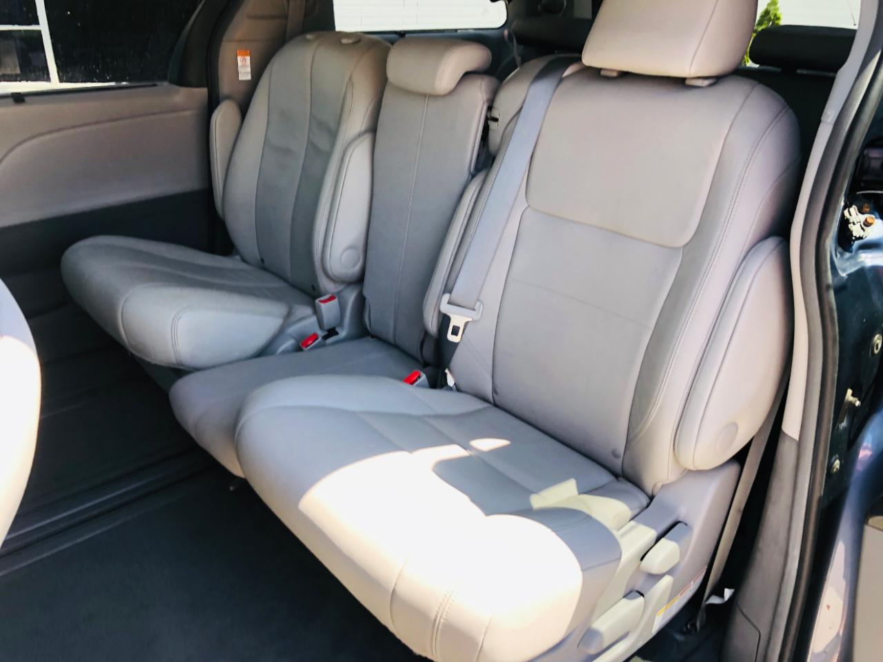 Toyota Sienna 5dr 8-Pass Van XLE Premium FWD (Natl) 2015