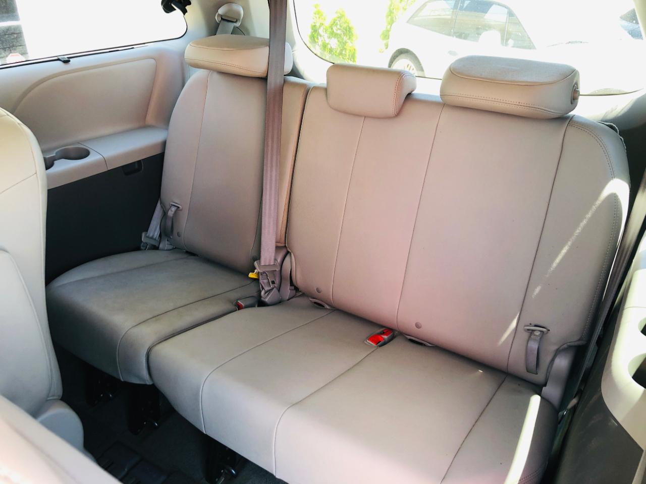 Toyota Sienna 5dr 8-Pass Van XLE Premium FWD (Natl) 2015