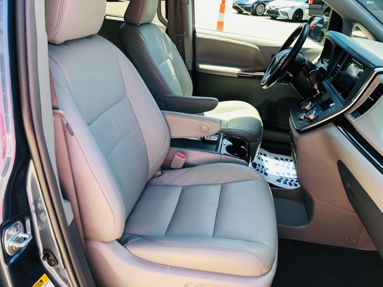 Toyota Sienna 5dr 8-Pass Van XLE Premium FWD (Natl) 2015