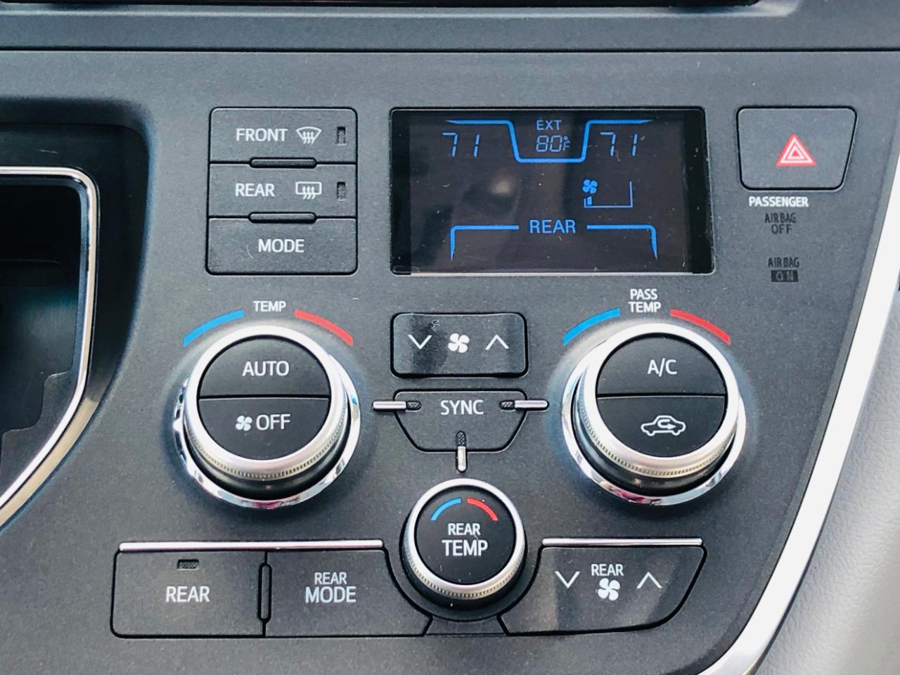 Toyota Sienna 5dr 8-Pass Van XLE Premium FWD (Natl) 2015