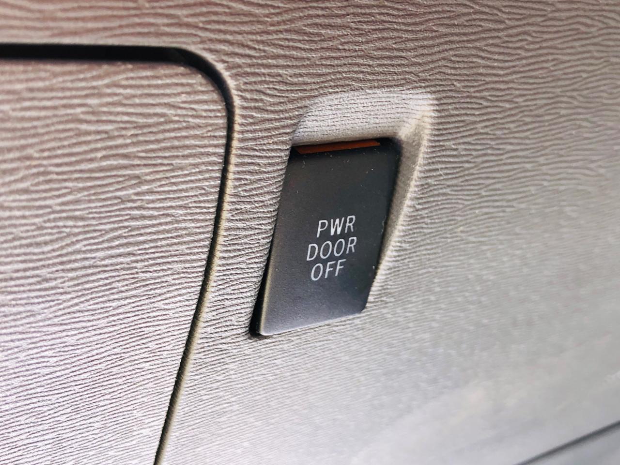 Toyota Sienna 5dr 8-Pass Van XLE Premium FWD (Natl) 2015