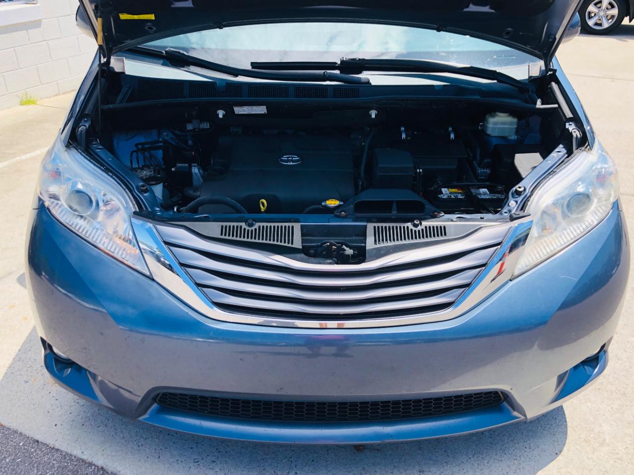 Toyota Sienna 5dr 8-Pass Van XLE Premium FWD (Natl) 2015