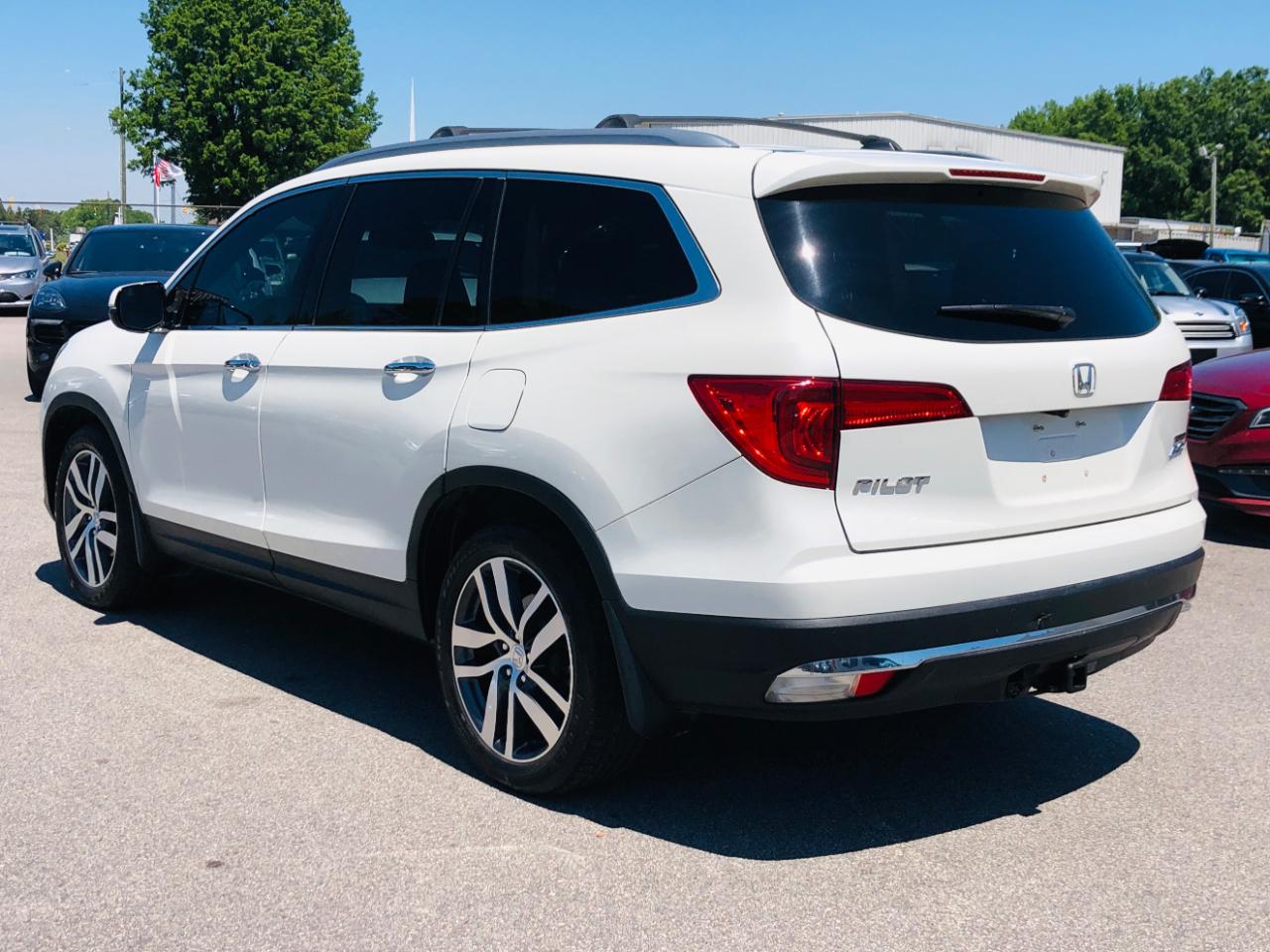 Honda Pilot AWD 4dr Touring w/RES & Navi 2016