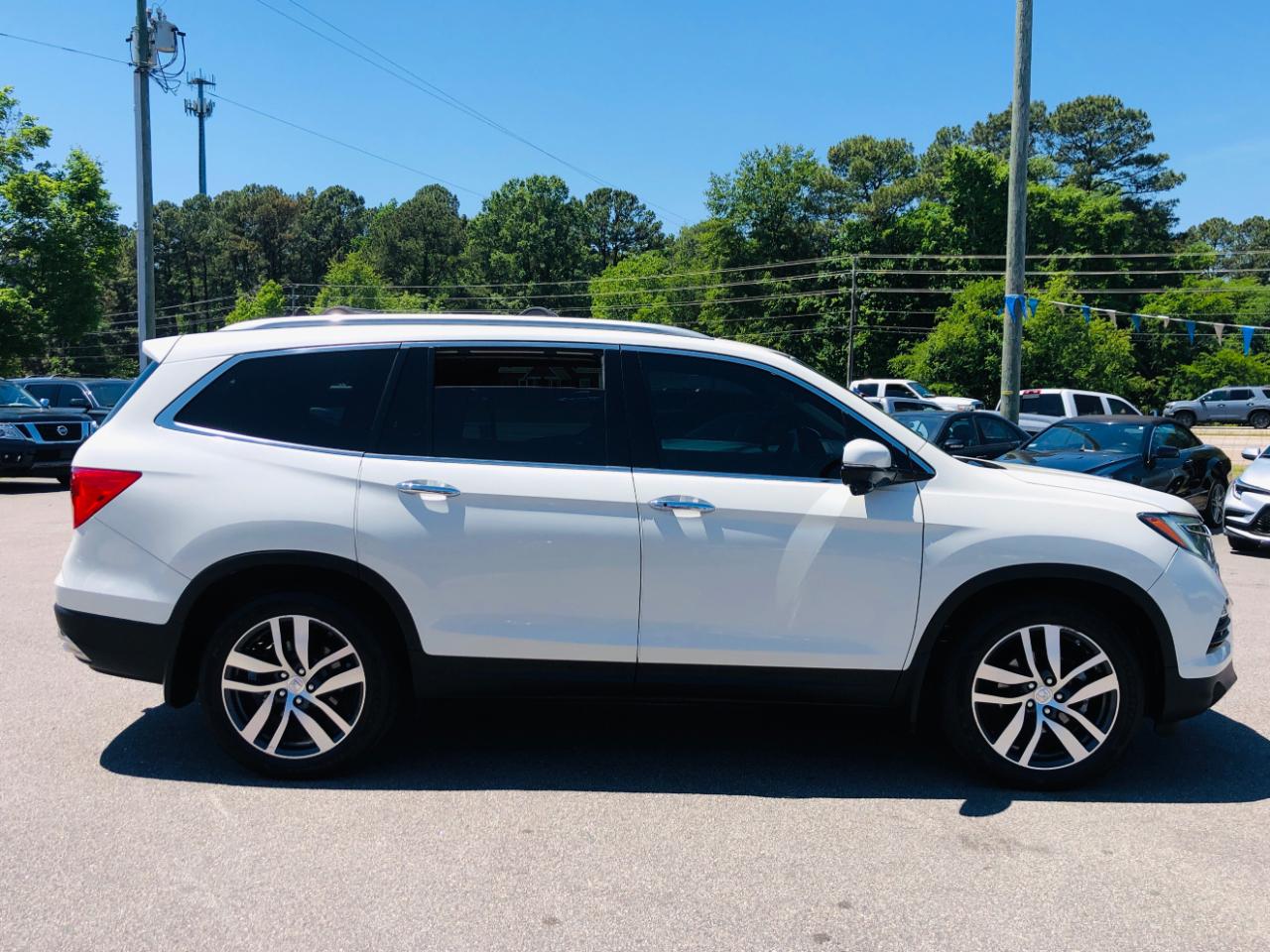 Honda Pilot AWD 4dr Touring w/RES & Navi 2016