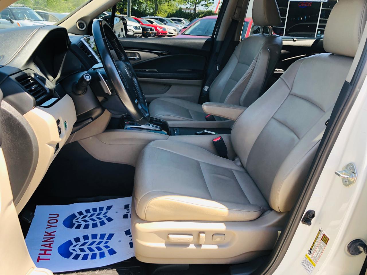 Honda Pilot AWD 4dr Touring w/RES & Navi 2016