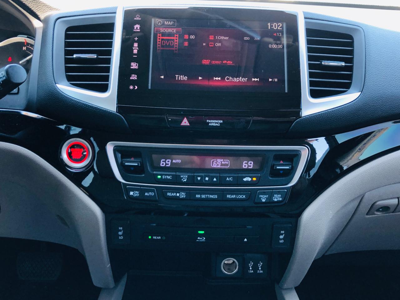 Honda Pilot AWD 4dr Touring w/RES & Navi 2016