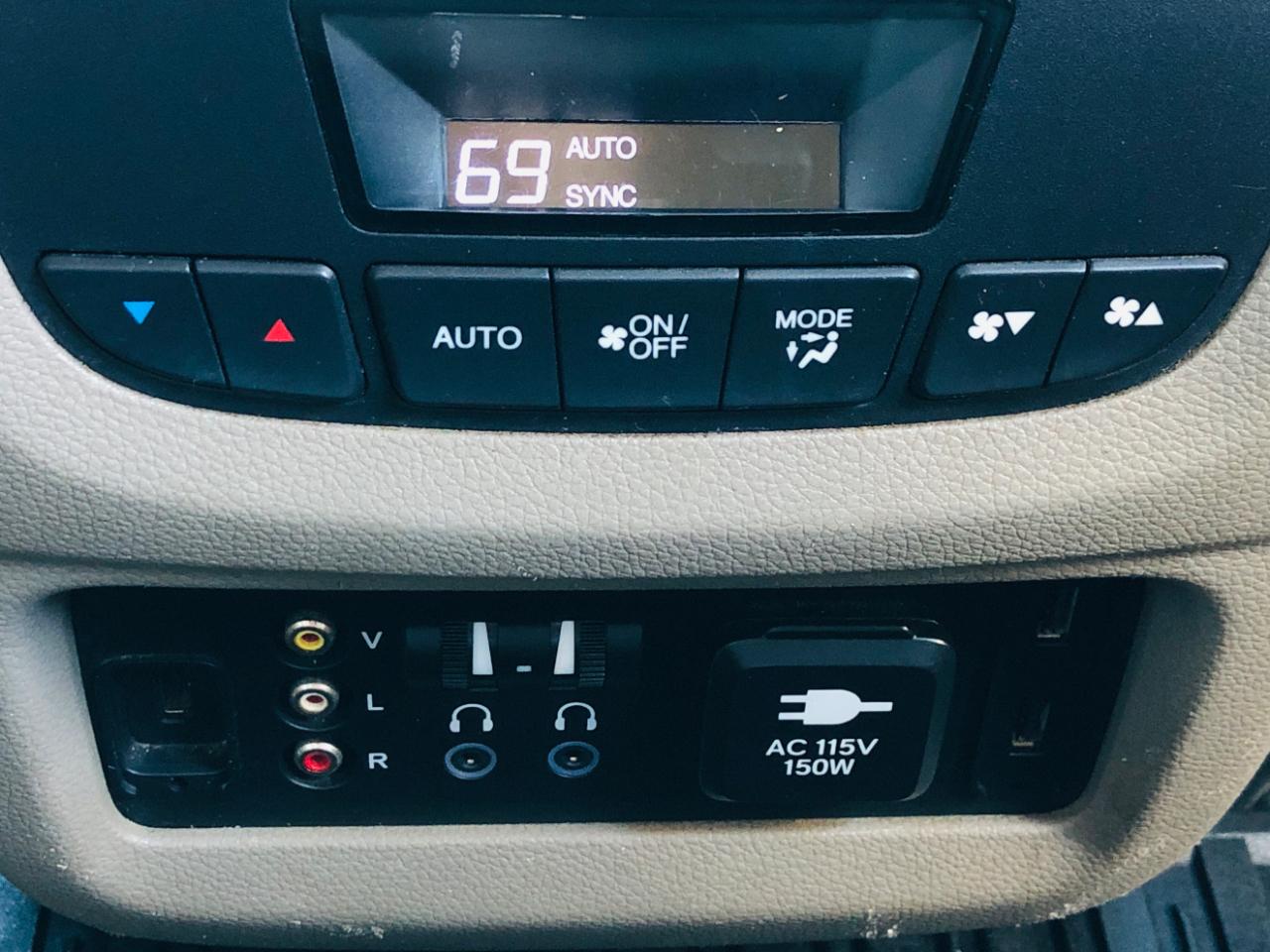 Honda Pilot AWD 4dr Touring w/RES & Navi 2016