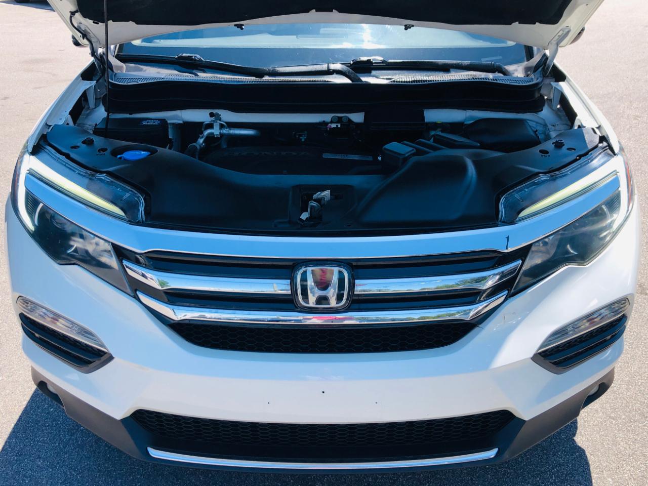 Honda Pilot AWD 4dr Touring w/RES & Navi 2016