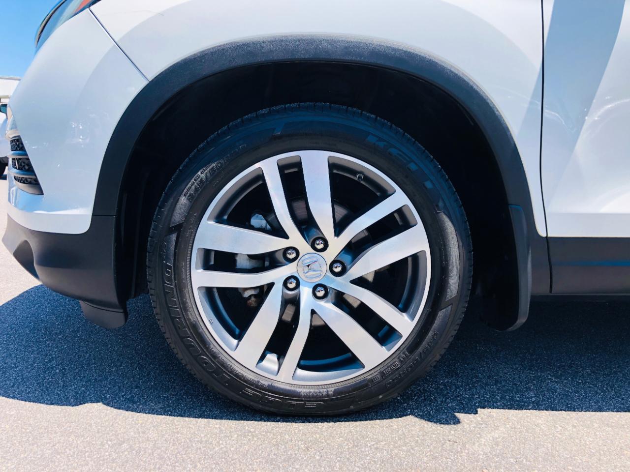 Honda Pilot AWD 4dr Touring w/RES & Navi 2016