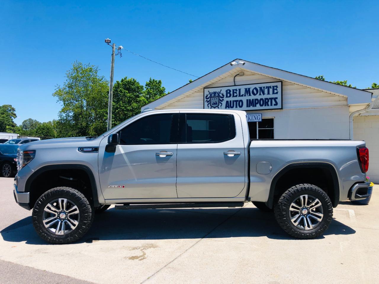 GMC Sierra 1500 4WD Crew Cab 147" AT4 2023