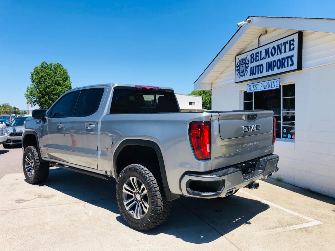 GMC Sierra 1500 4WD Crew Cab 147" AT4 2023
