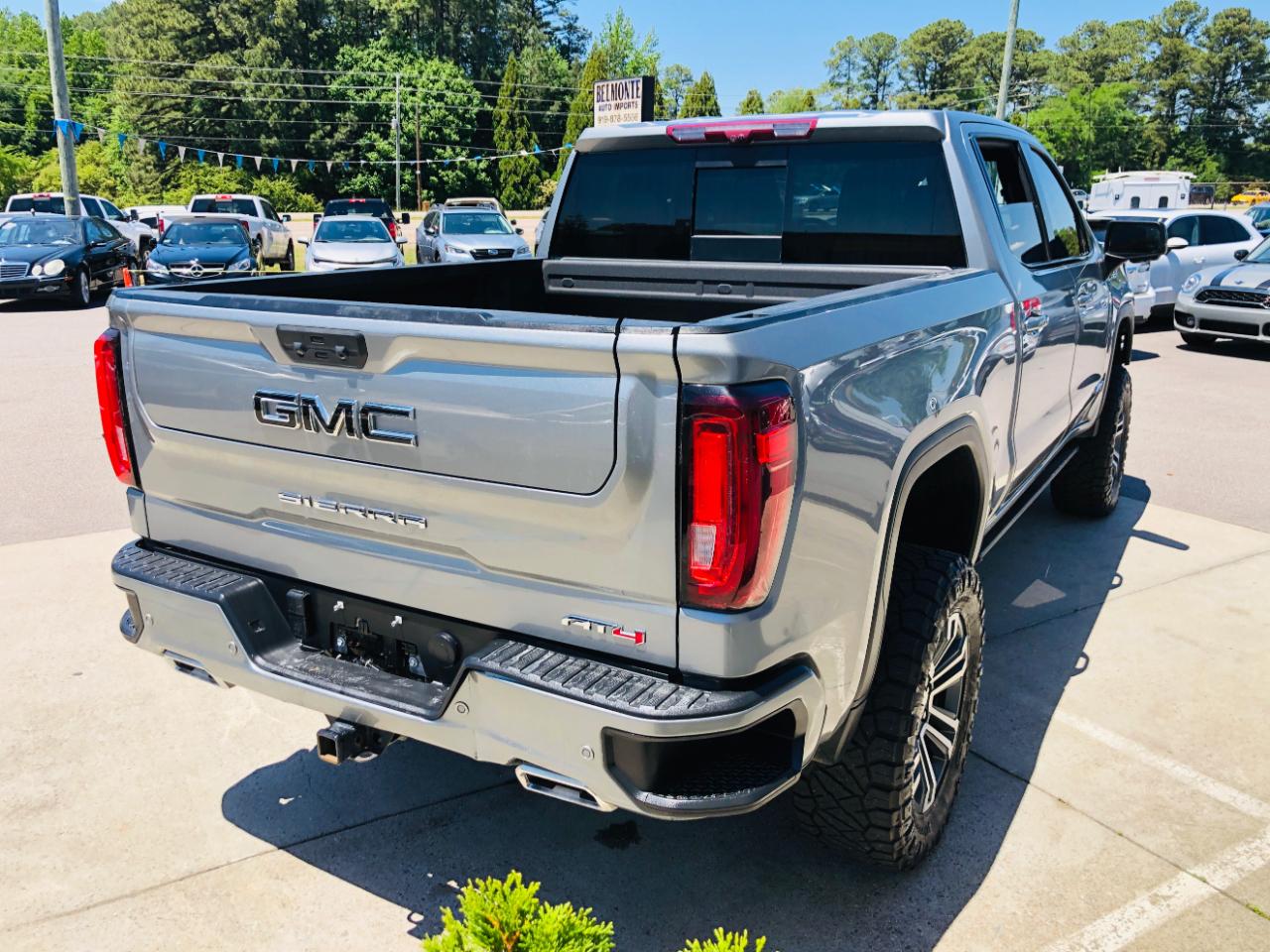 GMC Sierra 1500 4WD Crew Cab 147" AT4 2023