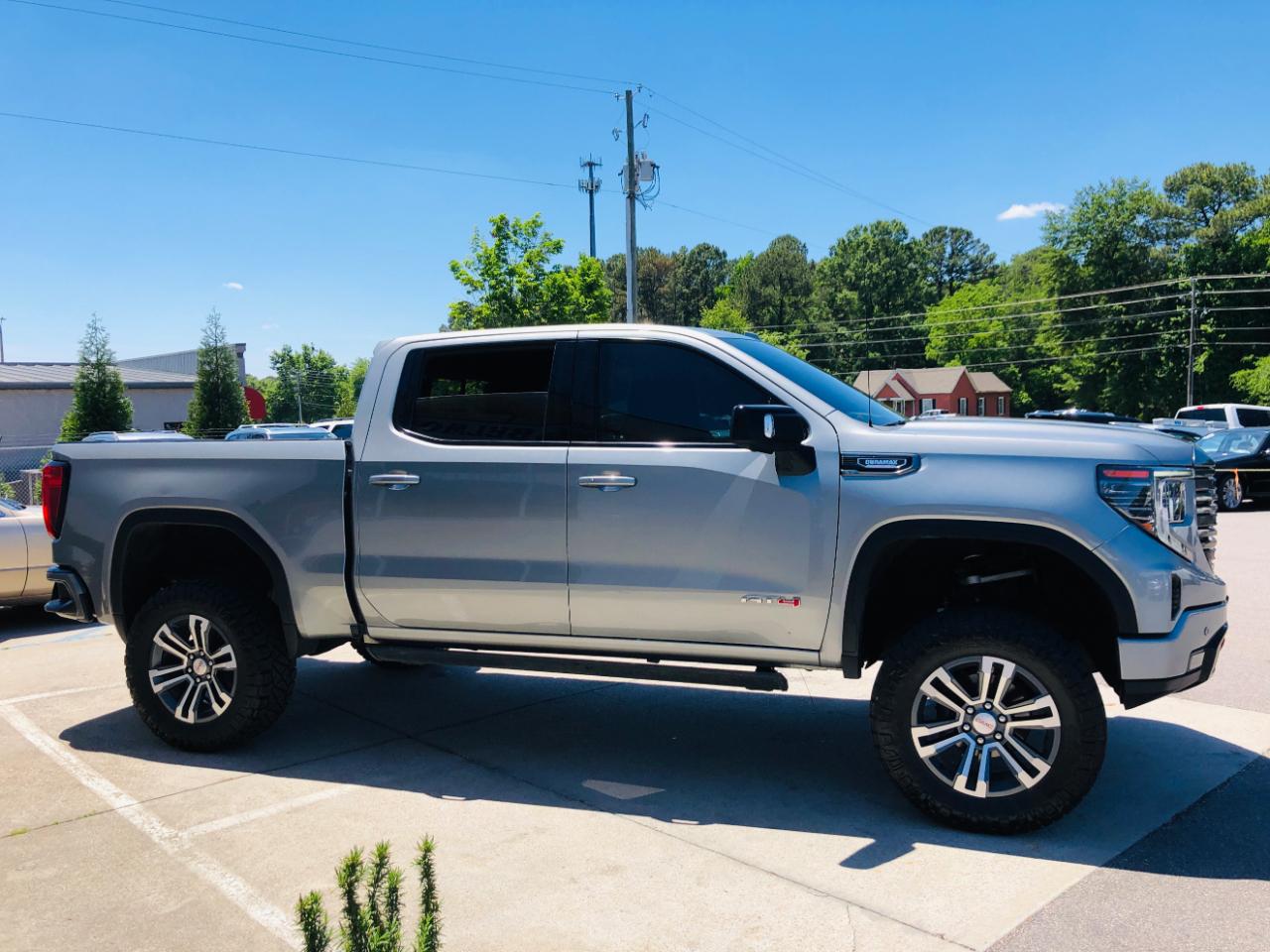 GMC Sierra 1500 4WD Crew Cab 147" AT4 2023