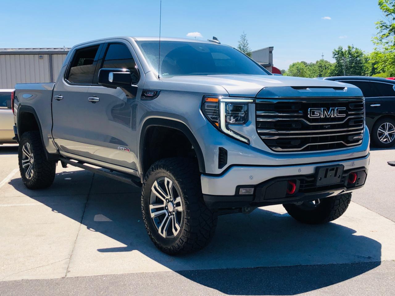 GMC Sierra 1500 4WD Crew Cab 147" AT4 2023