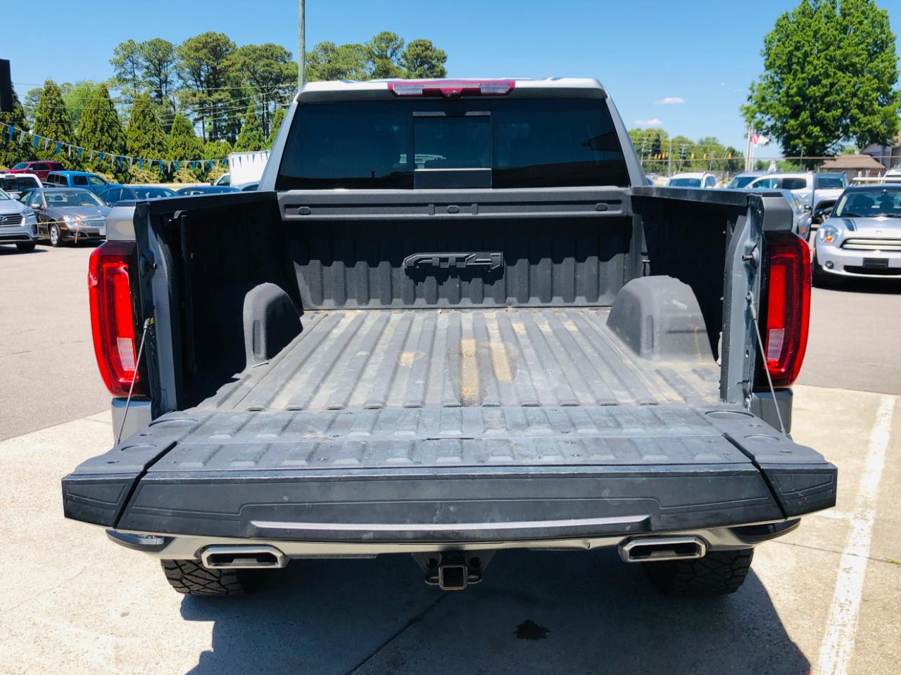 GMC Sierra 1500 4WD Crew Cab 147" AT4 2023