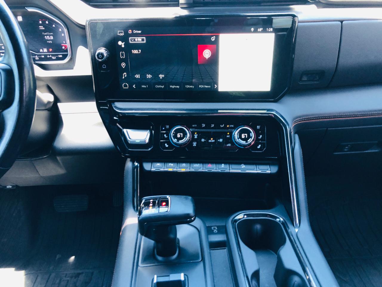 GMC Sierra 1500 4WD Crew Cab 147" AT4 2023