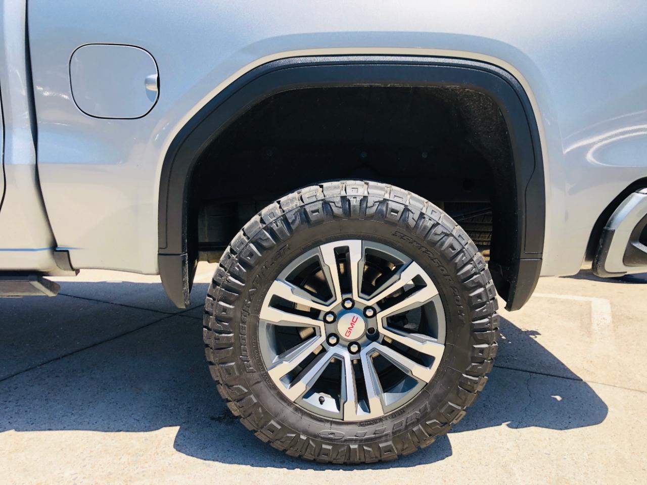 GMC Sierra 1500 4WD Crew Cab 147" AT4 2023