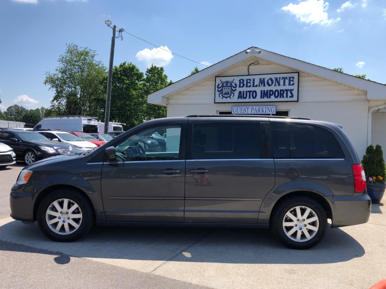 Chrysler Town & Country 4dr LX FWD 2016