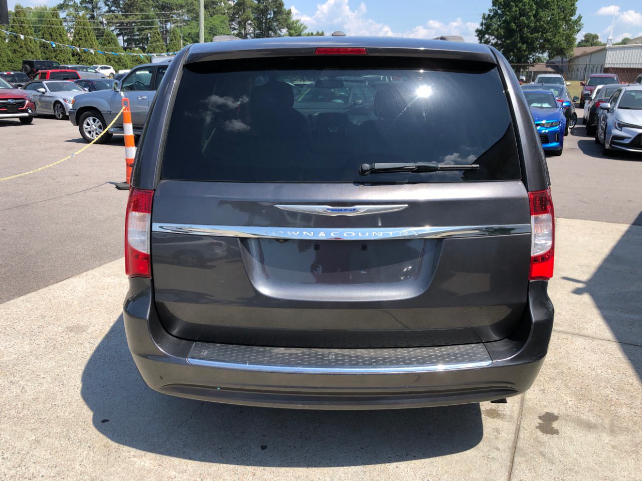 Chrysler Town & Country 4dr LX FWD 2016