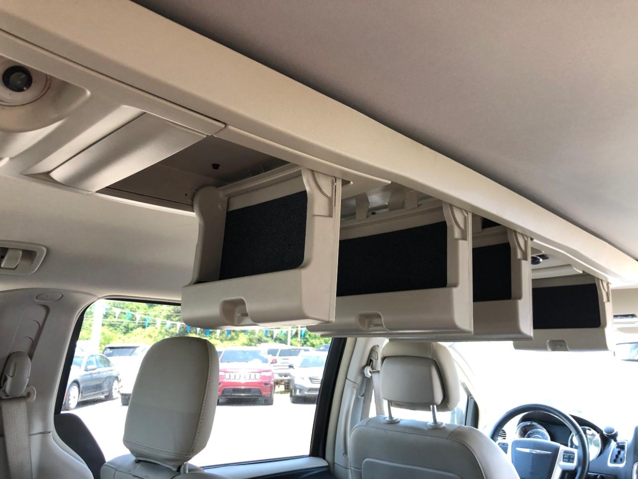 Chrysler Town & Country 4dr LX FWD 2016