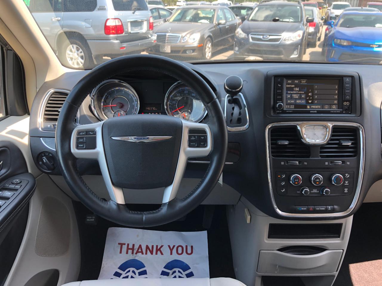 Chrysler Town & Country 4dr LX FWD 2016