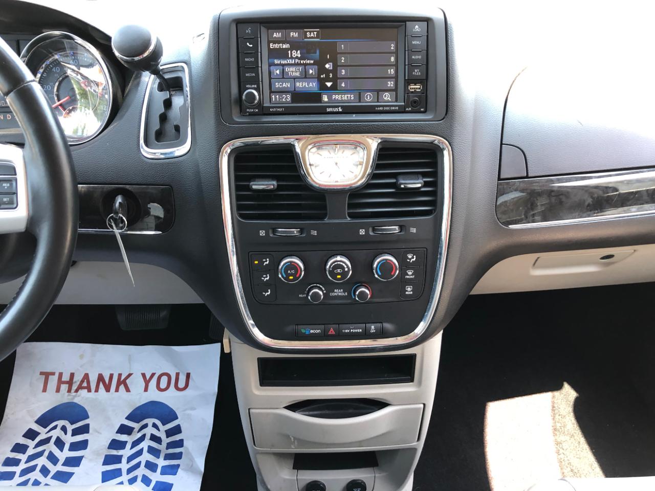 Chrysler Town & Country 4dr LX FWD 2016