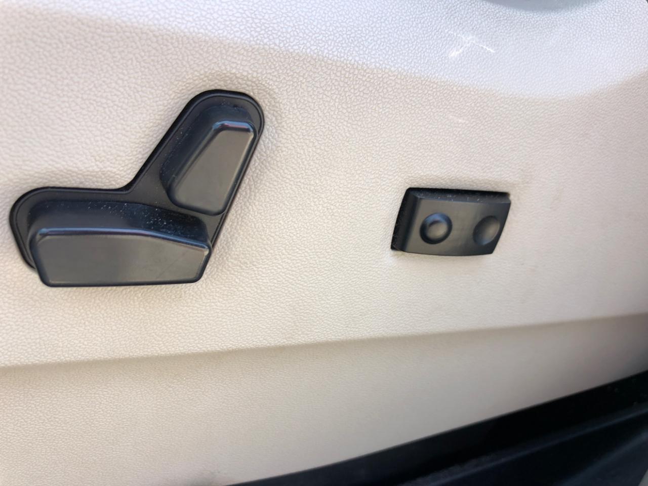Chrysler Town & Country 4dr LX FWD 2016