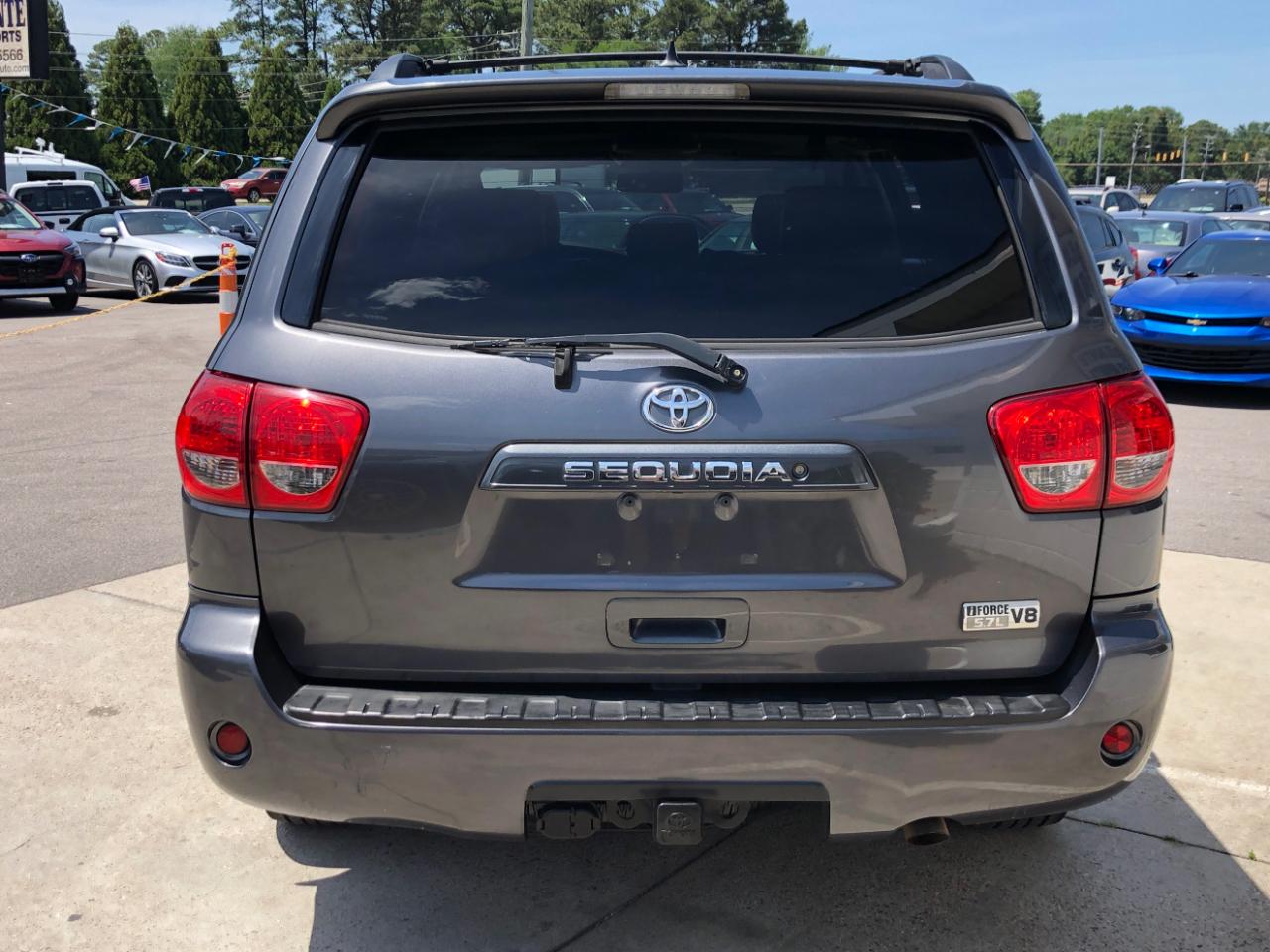 Toyota Sequoia RWD LV8 6-Spd AT SR5 (Natl) 2011