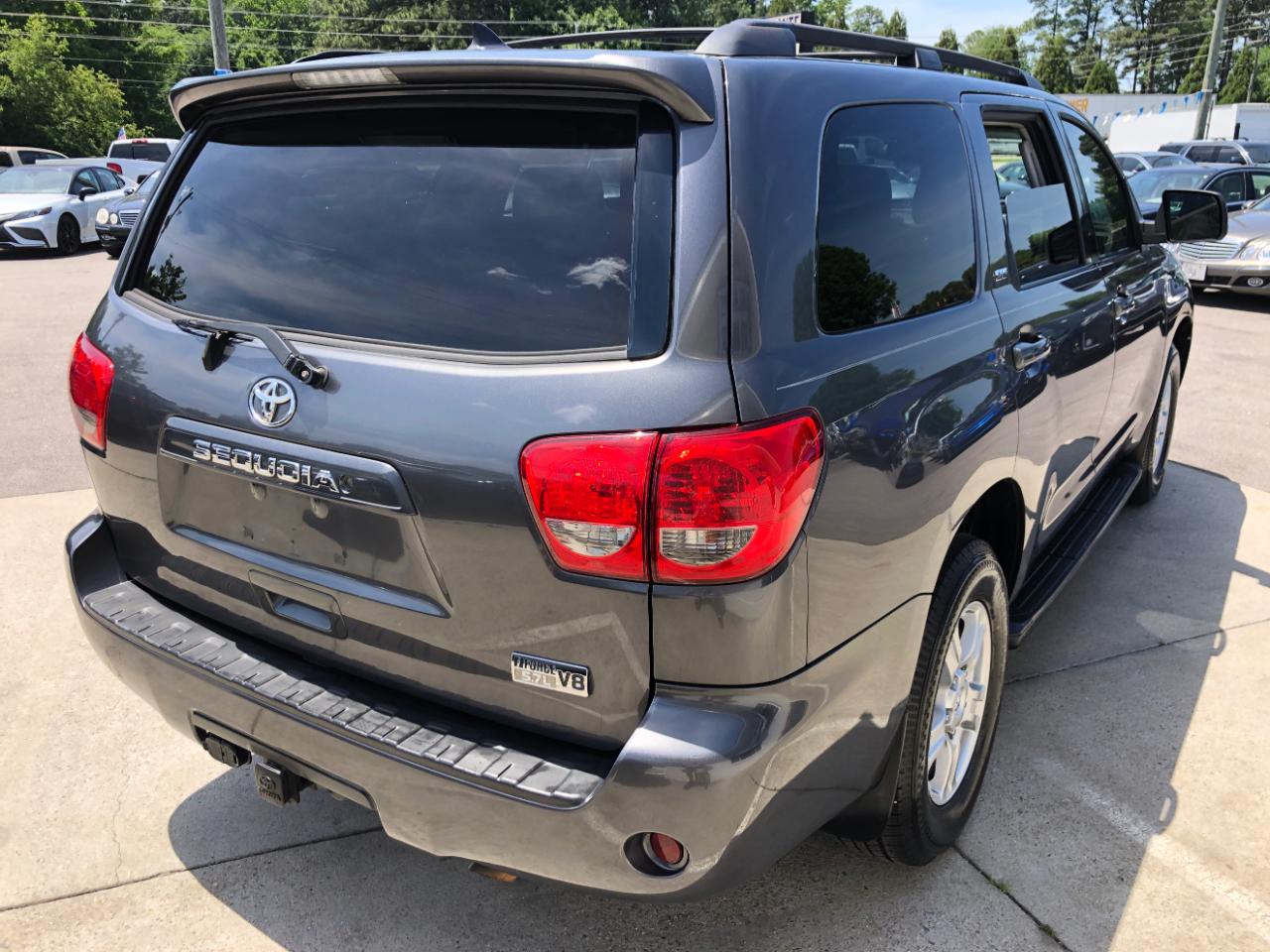Toyota Sequoia RWD LV8 6-Spd AT SR5 (Natl) 2011
