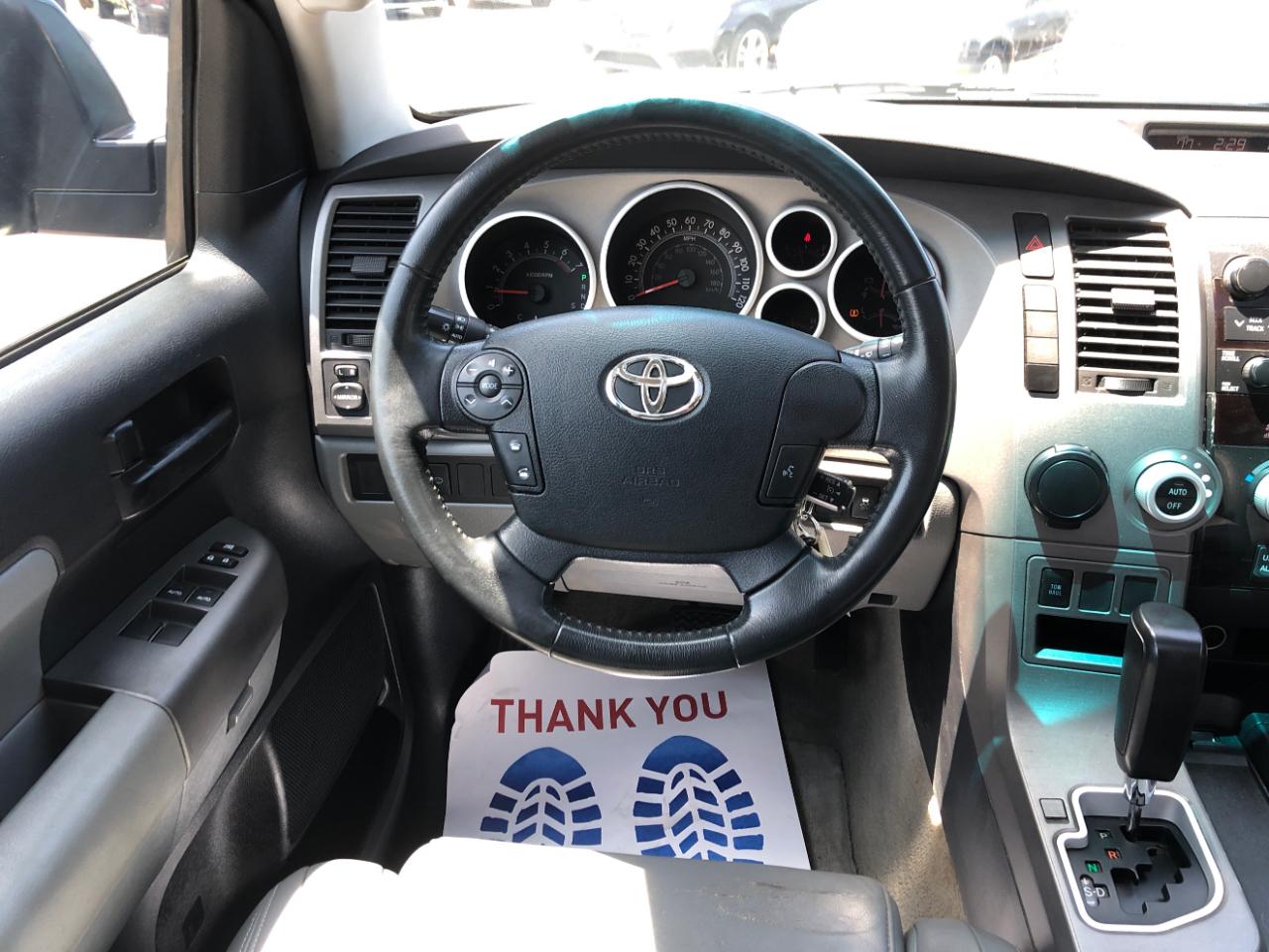 Toyota Sequoia RWD LV8 6-Spd AT SR5 (Natl) 2011