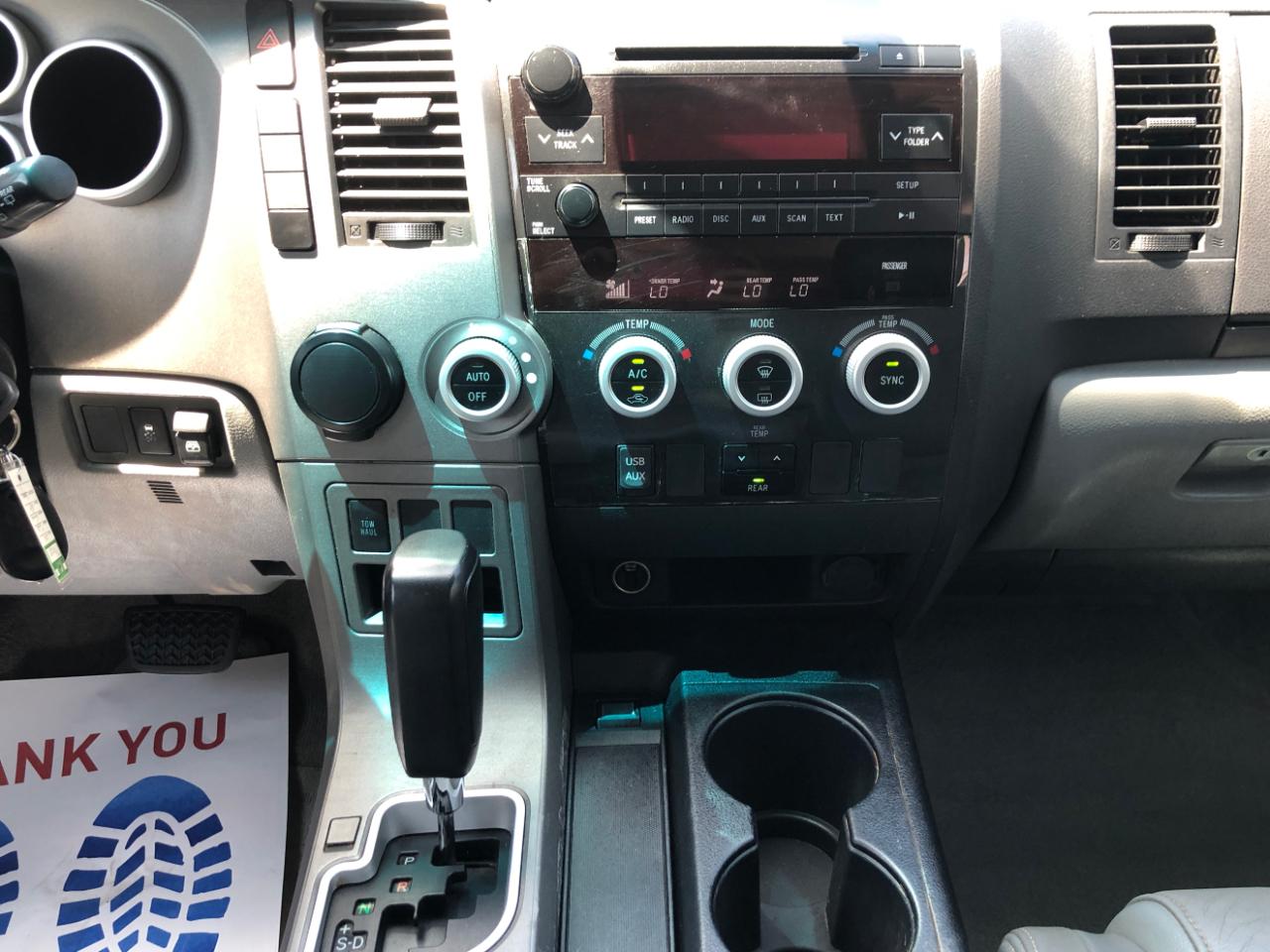 Toyota Sequoia RWD LV8 6-Spd AT SR5 (Natl) 2011