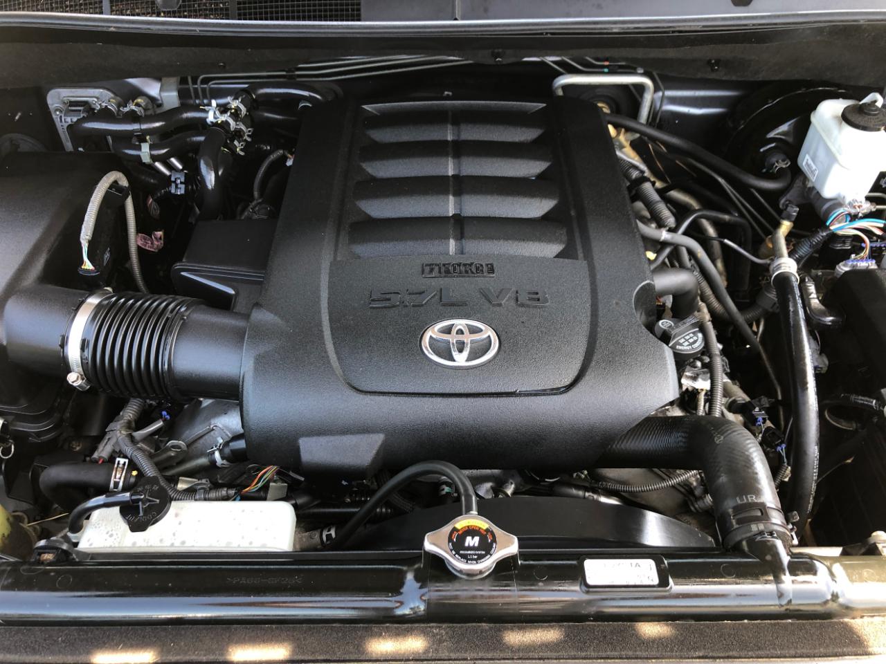 Toyota Sequoia RWD LV8 6-Spd AT SR5 (Natl) 2011