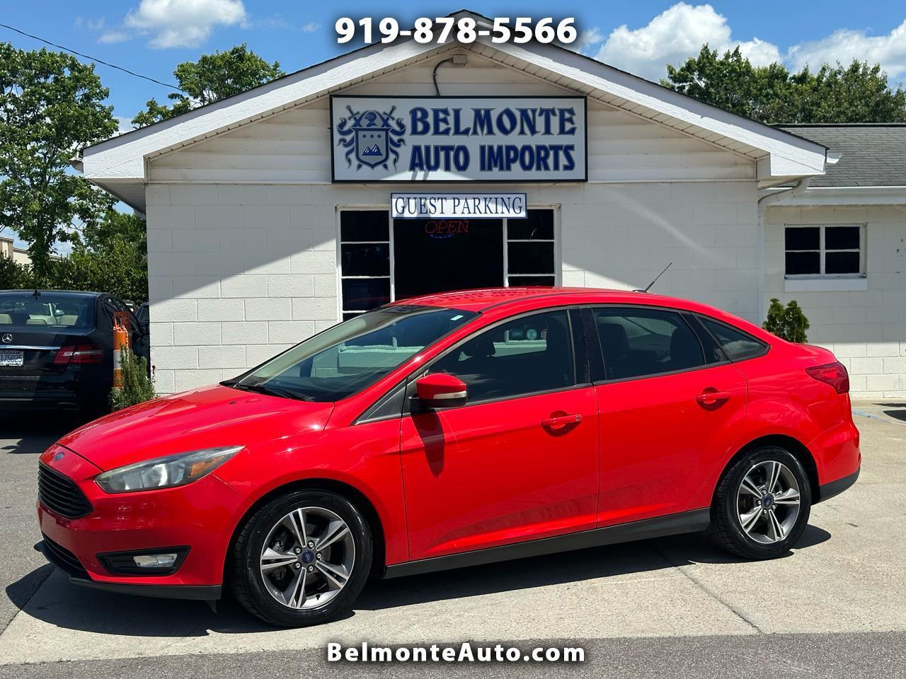 2017 Ford Focus Sedan SE's photo
