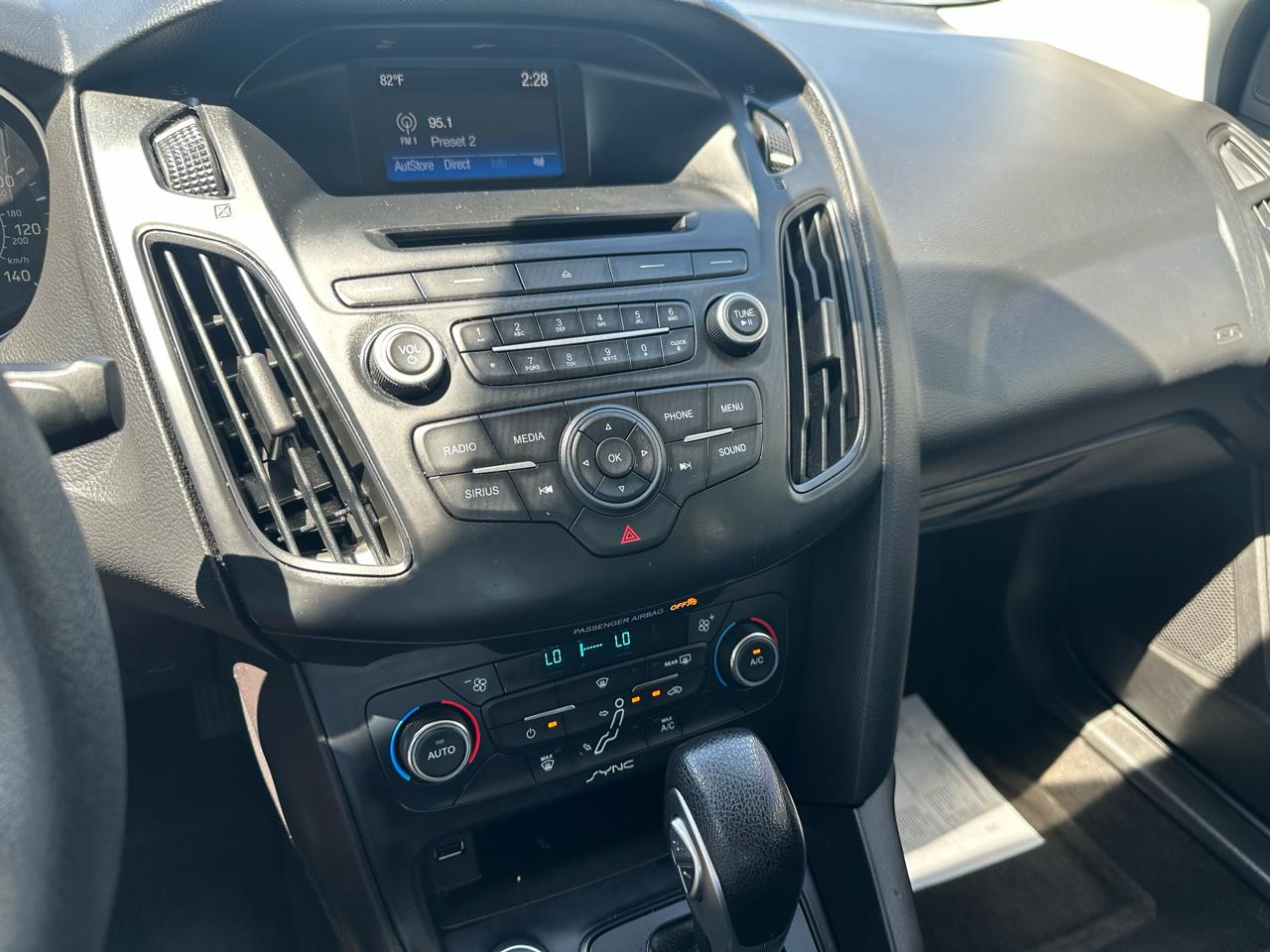 Ford Focus SE Sedan 2017