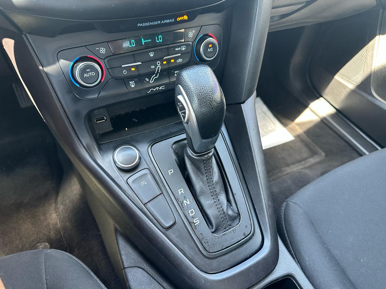 Ford Focus SE Sedan 2017