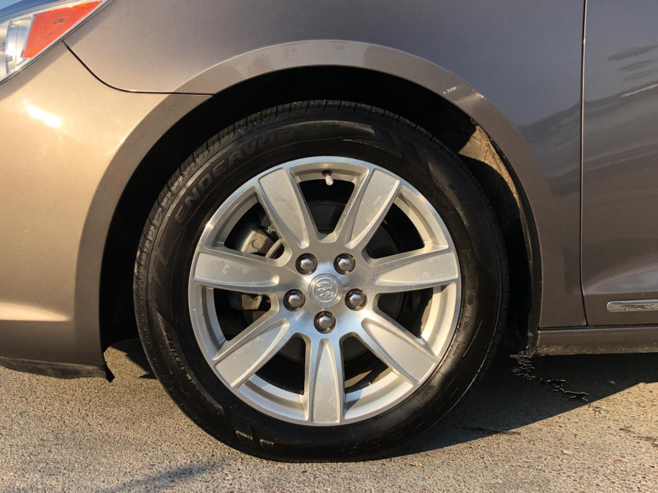 Buick LaCrosse 4dr Sdn CXL 3.0L FWD 2010