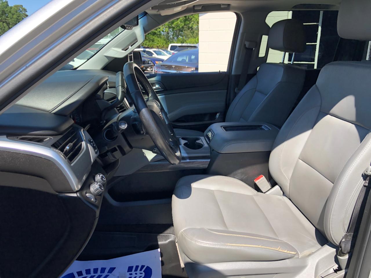 Chevrolet Suburban 4WD 4dr 1500 LT 2019