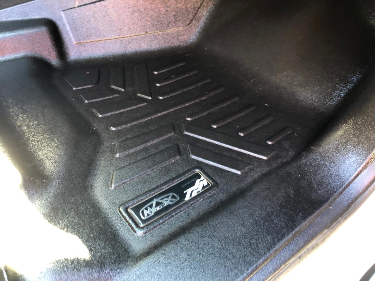 Chevrolet Suburban 4WD 4dr 1500 LT 2019