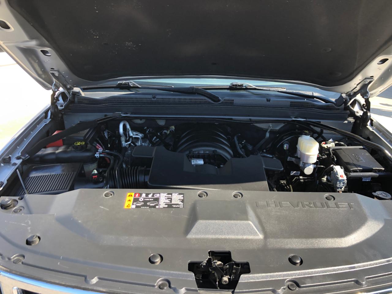 Chevrolet Suburban 4WD 4dr 1500 LT 2019