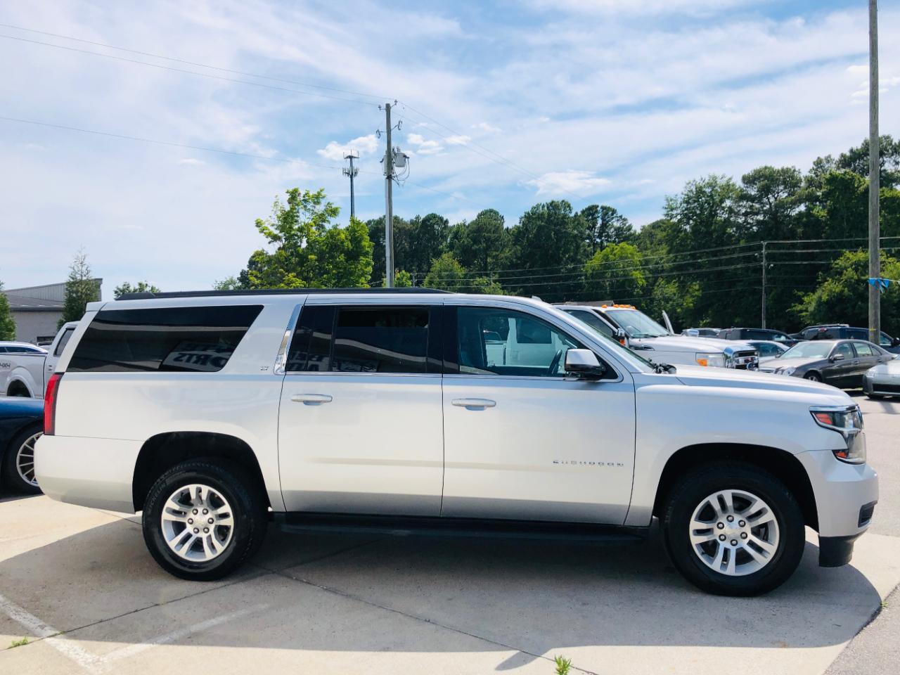 Chevrolet Suburban 4WD 4dr LT 2020