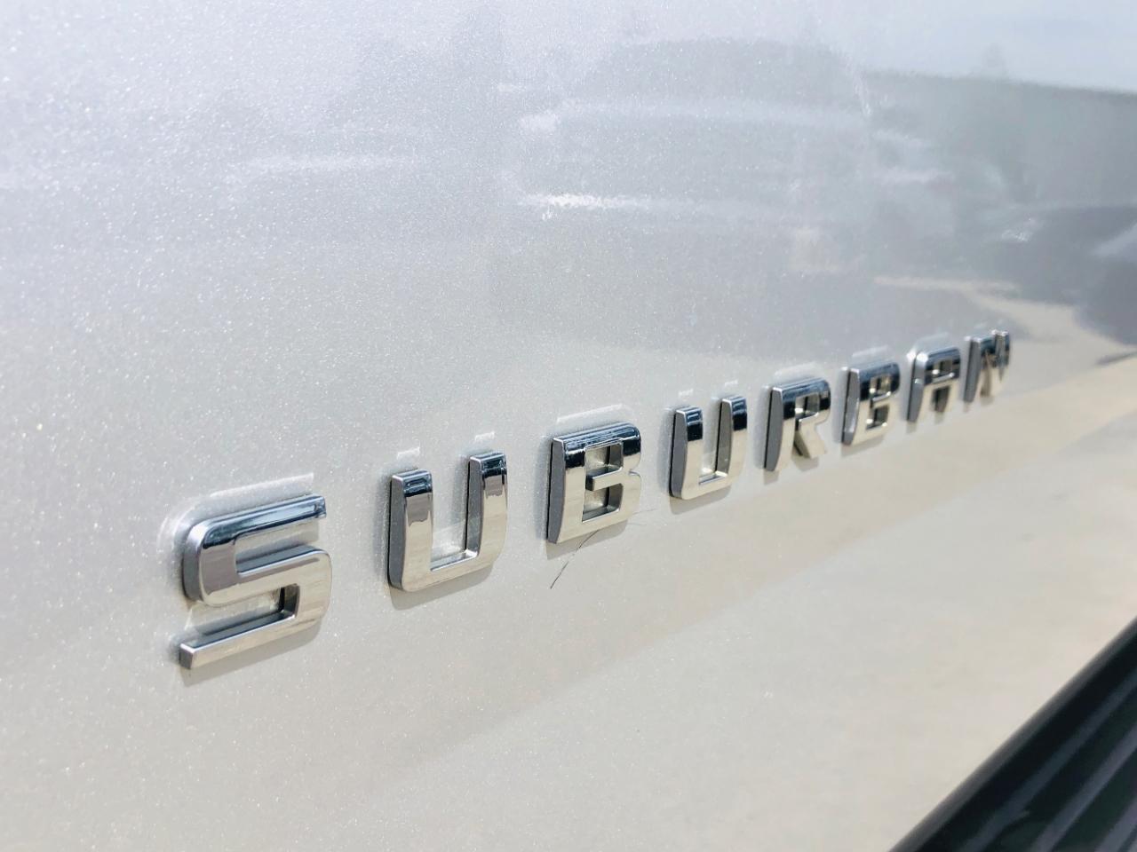 Chevrolet Suburban 4WD 4dr LT 2020