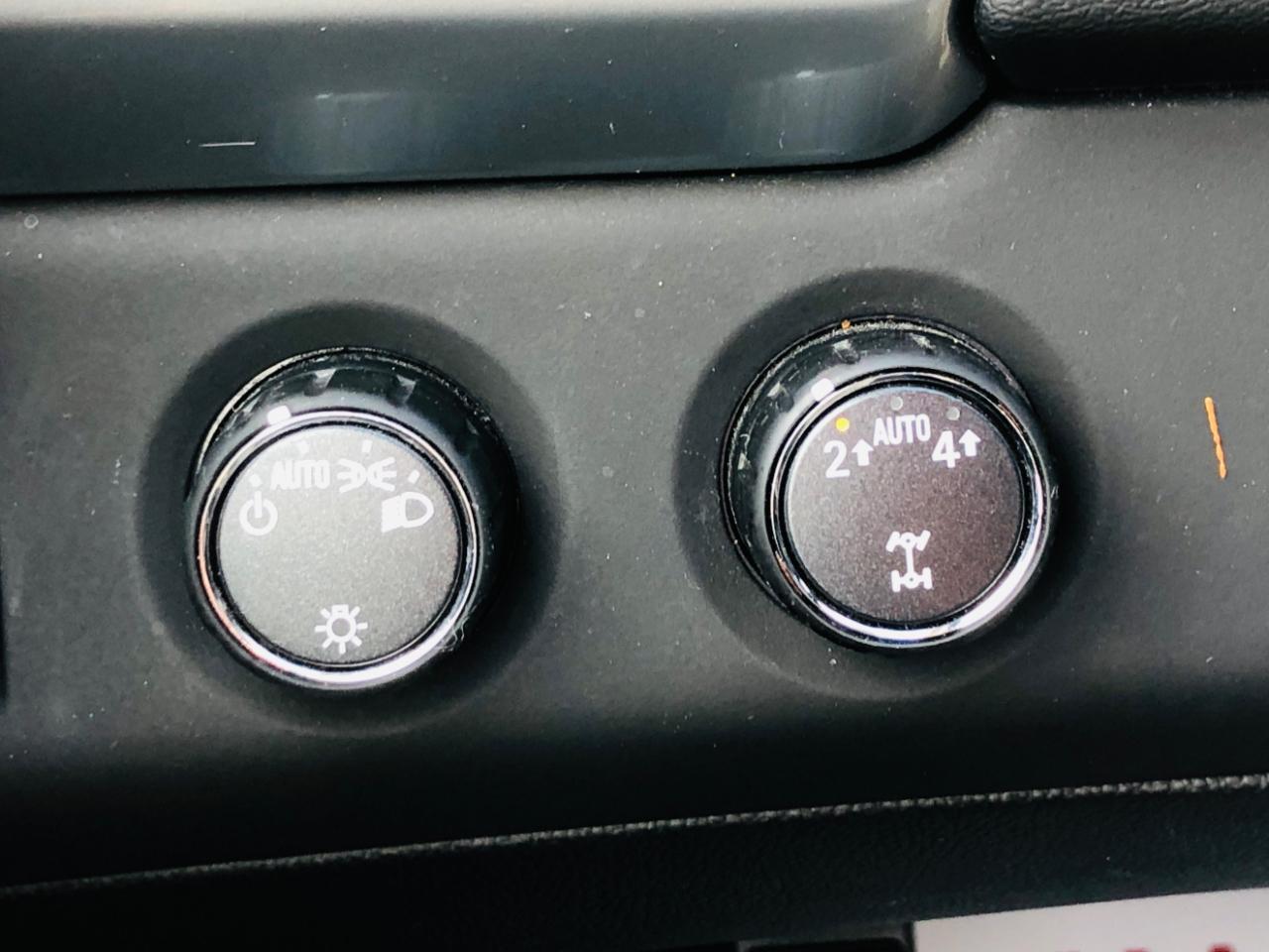 Chevrolet Suburban 4WD 4dr LT 2020