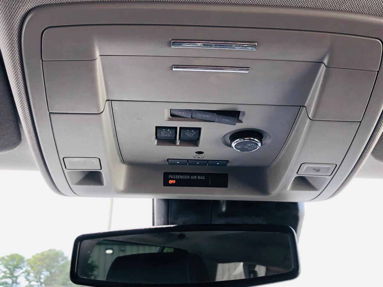 Chevrolet Suburban 4WD 4dr LT 2020