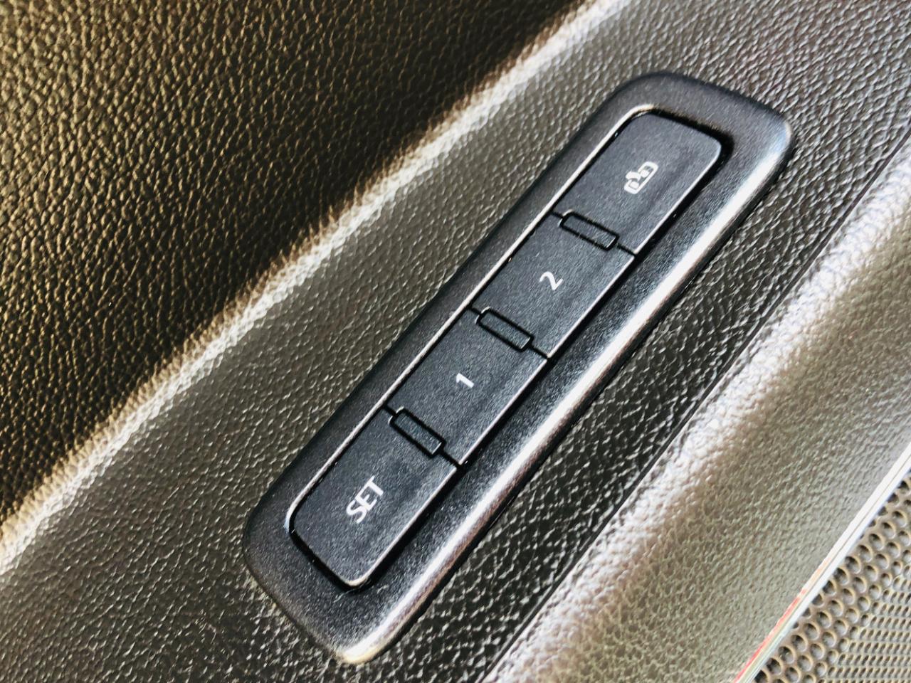 Chevrolet Suburban 4WD 4dr LT 2020