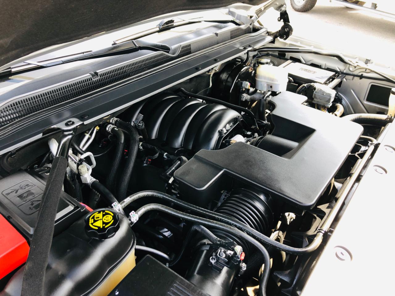 Chevrolet Suburban 4WD 4dr LT 2020
