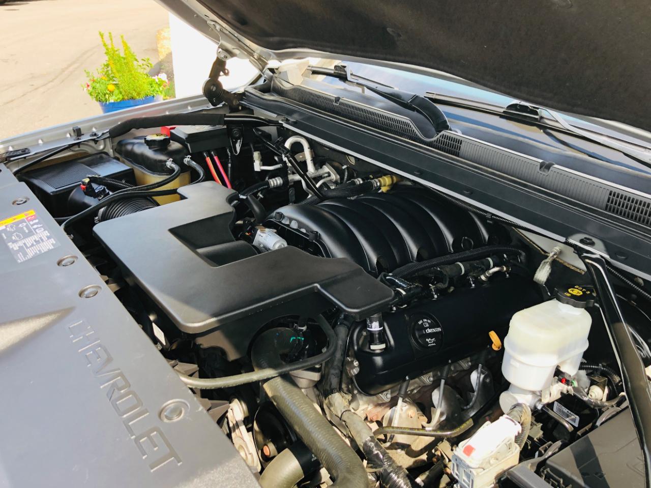 Chevrolet Suburban 4WD 4dr LT 2020