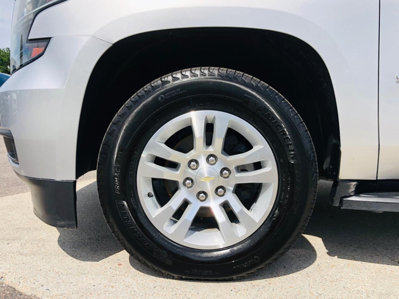 Chevrolet Suburban 4WD 4dr LT 2020