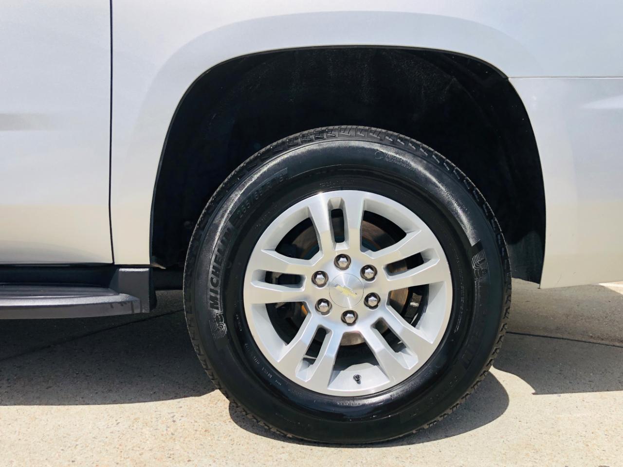Chevrolet Suburban 4WD 4dr LT 2020