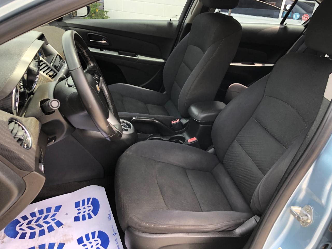 Chevrolet Cruze 4dr Sdn LT w/1LT 2012